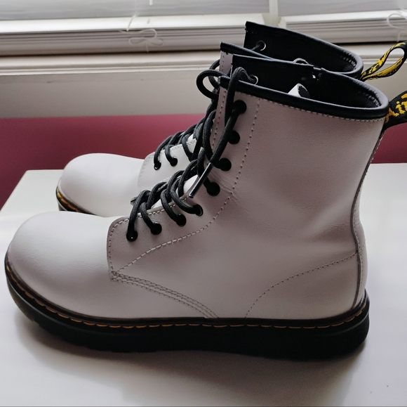 Dr. Martens Shoes - Dr. Martens ZAVALAY White Leather Boots with Black Details WOMEN'S SIZE 7 US 🆕